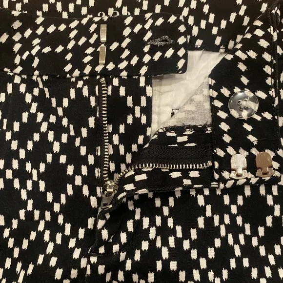 Black and White Patterned Shorts - Picture 3 of 7